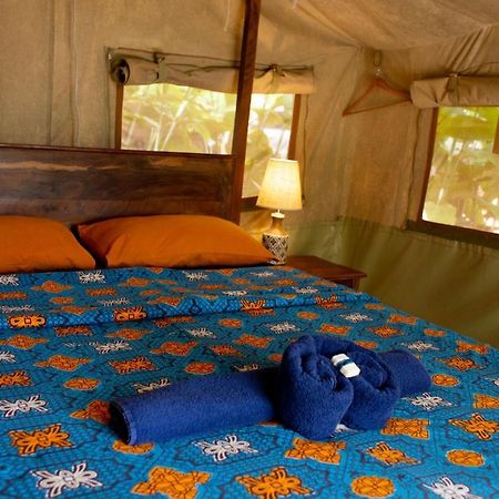 Bluemonkey Guesthouse Энтеббе Экстерьер фото