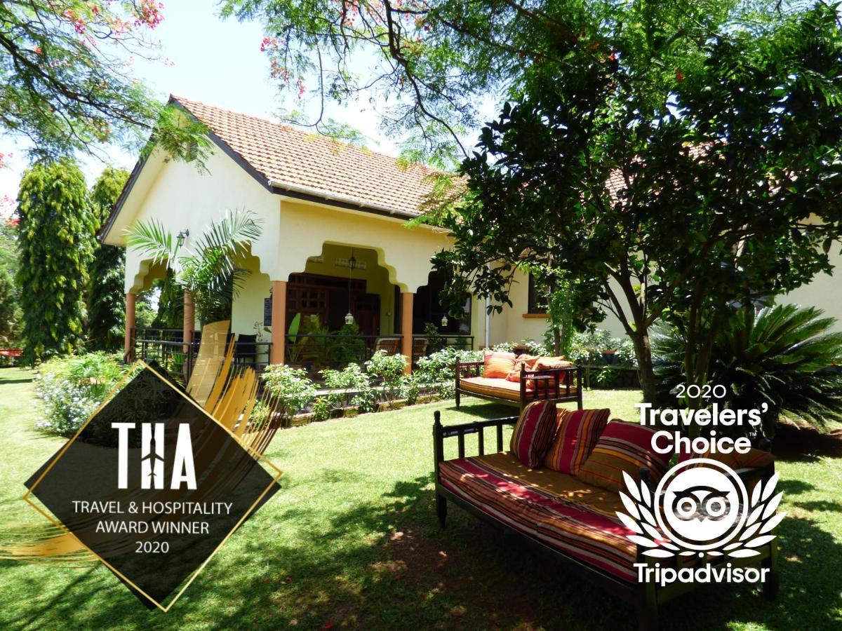 Bluemonkey Guesthouse Энтеббе Экстерьер фото